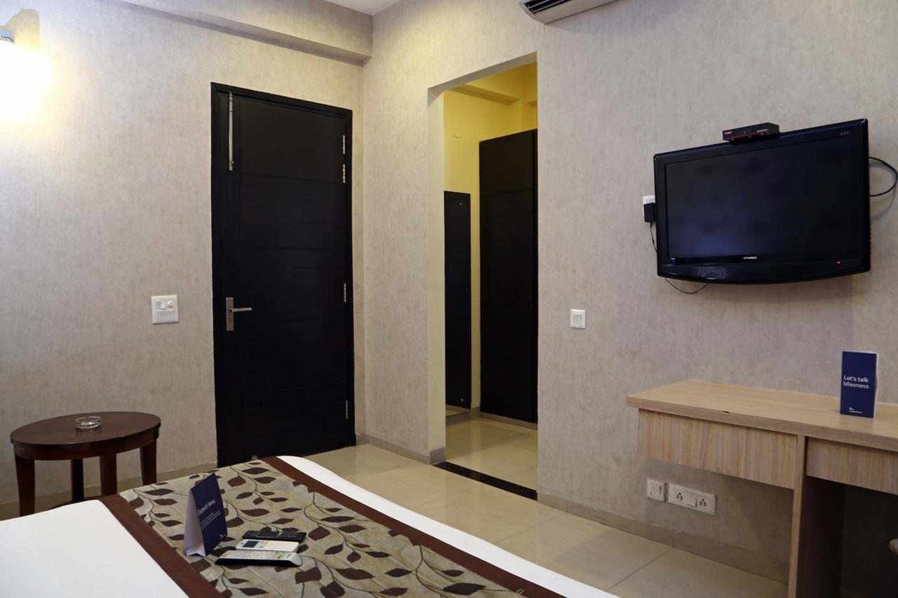 Fabhotel Signature Cyber Park Delhi  Esterno foto