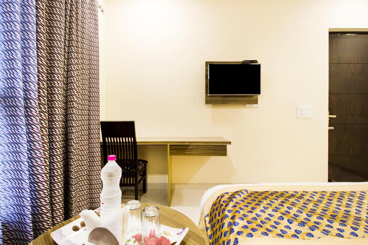 Fabhotel Signature Cyber Park Delhi  Esterno foto